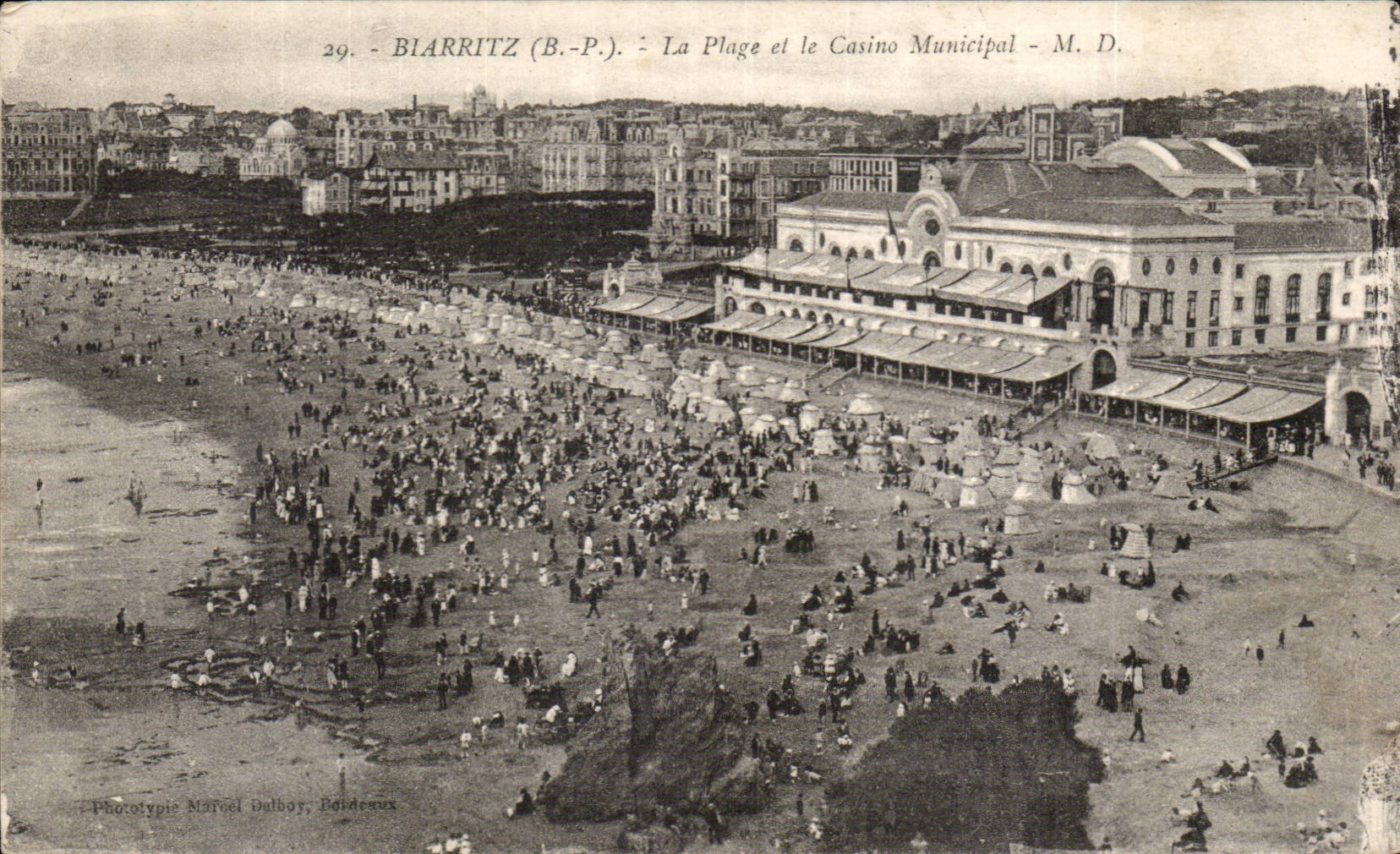 Biarritz - La Plage et Casino Municipal - CPA 