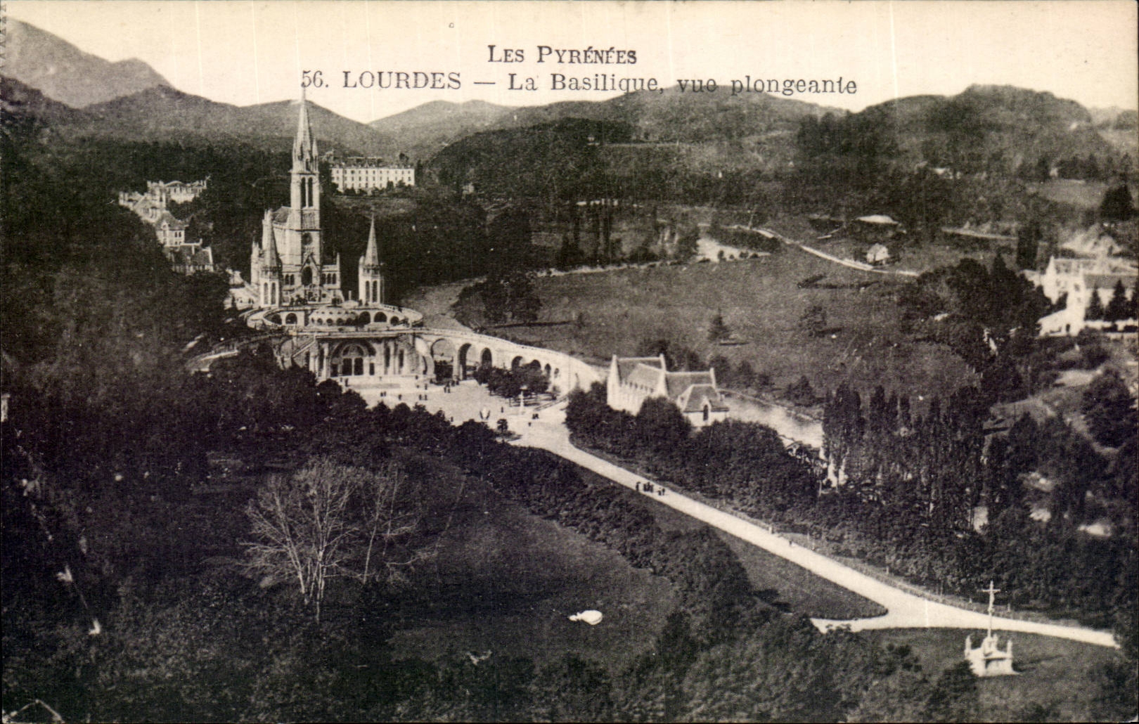 Lourdes - the Basilica - CPA