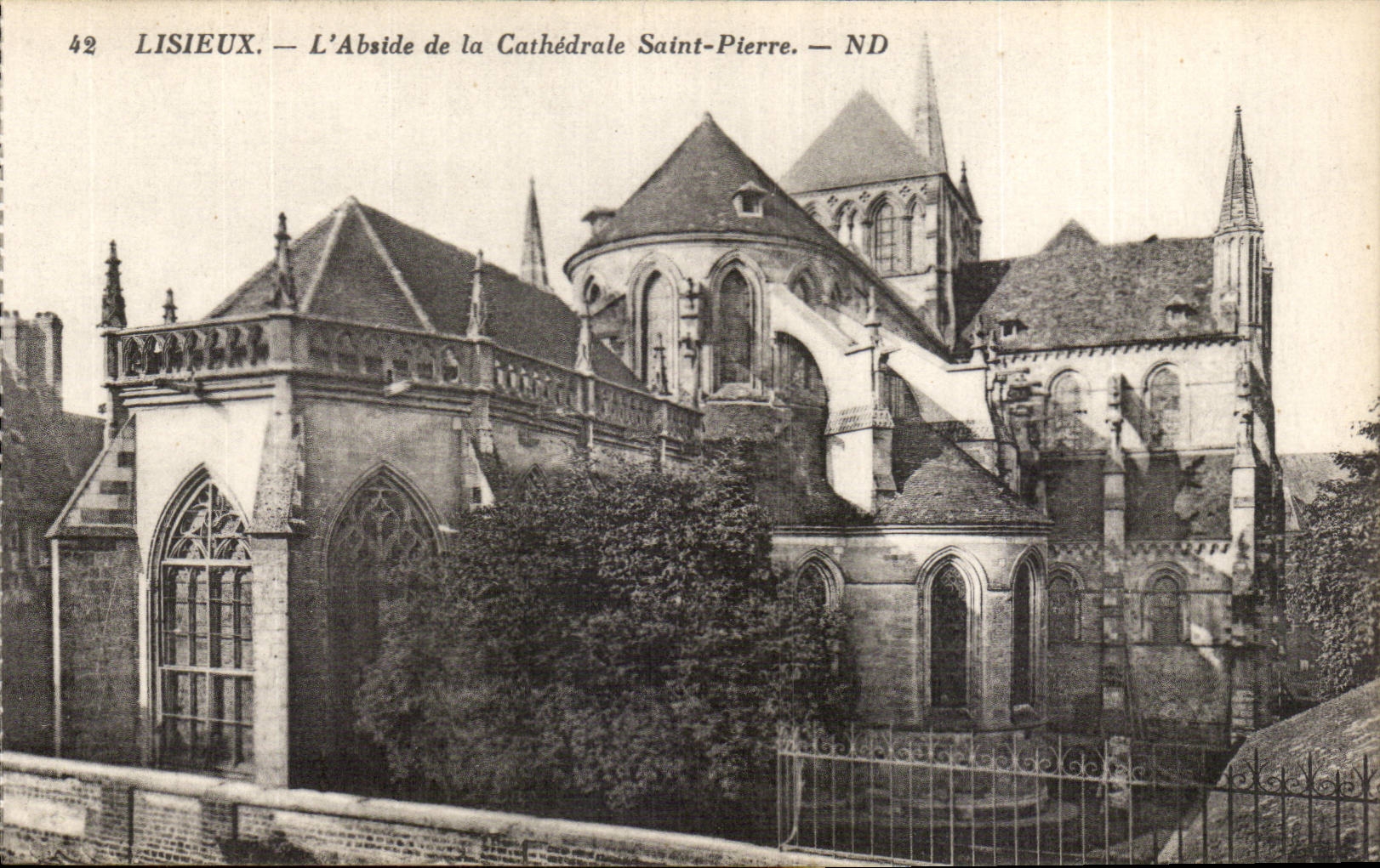 CPA Lisieux der Apse des Kathedrale Saint Pierre