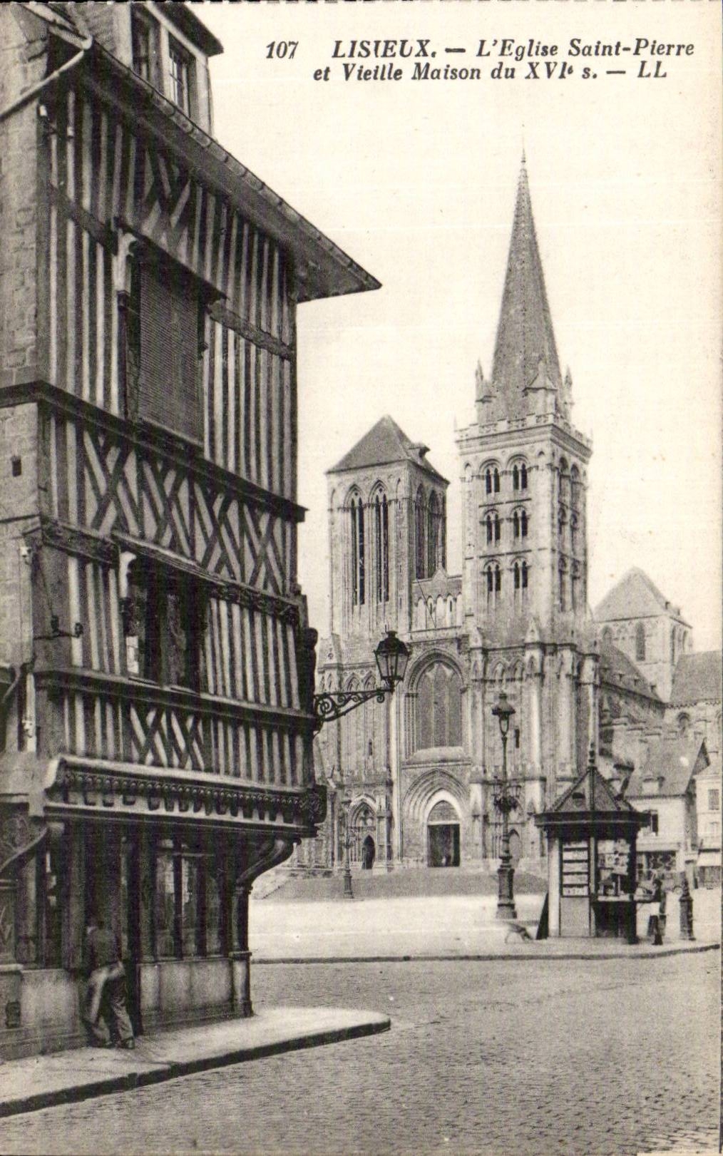 CPA Lisieux das Kirche Saint Pierre und das alte Haus von 15