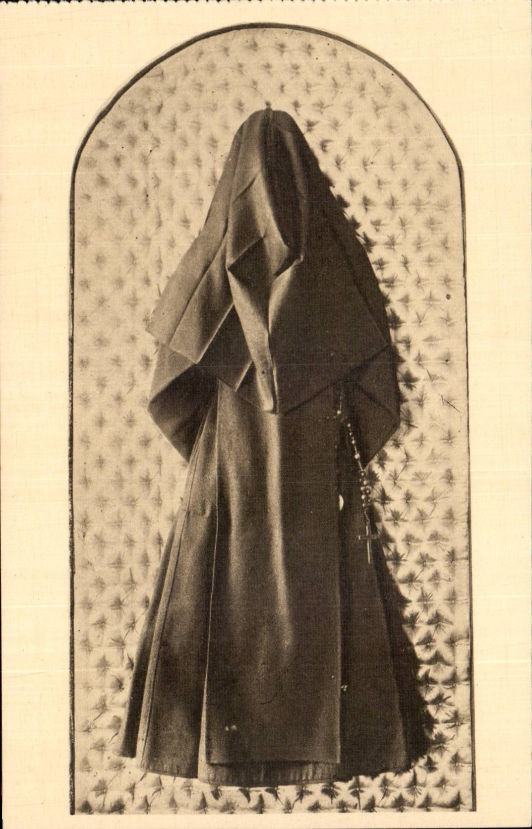 CPA Sainte Verpackungen der kleinen Kette des Bohrlochs von Therese des Kindes Jesus Lisieux