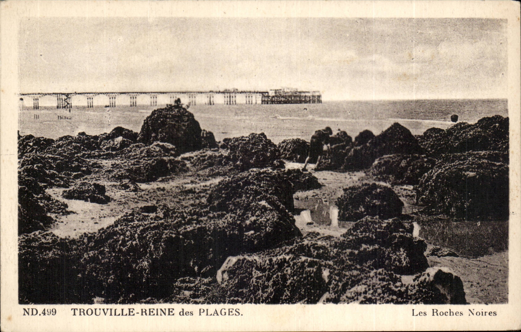 CPA Trouville Queen of the beaches black rocks