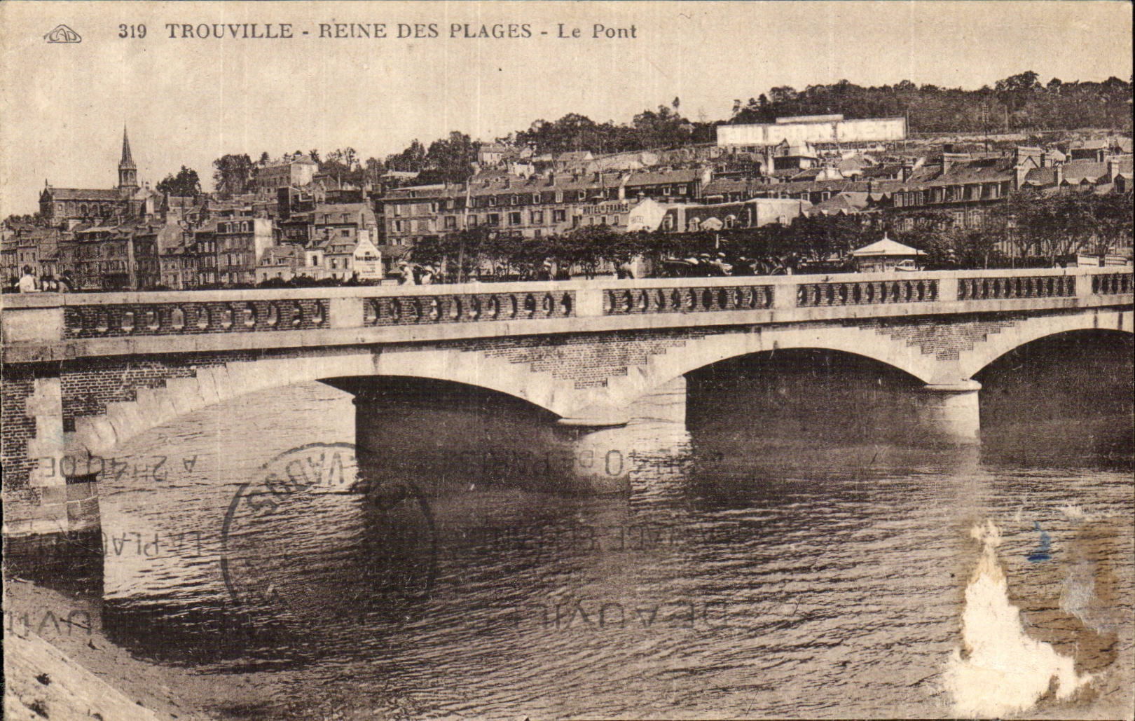 CPA Trouville Queen of the beaches the bridge
