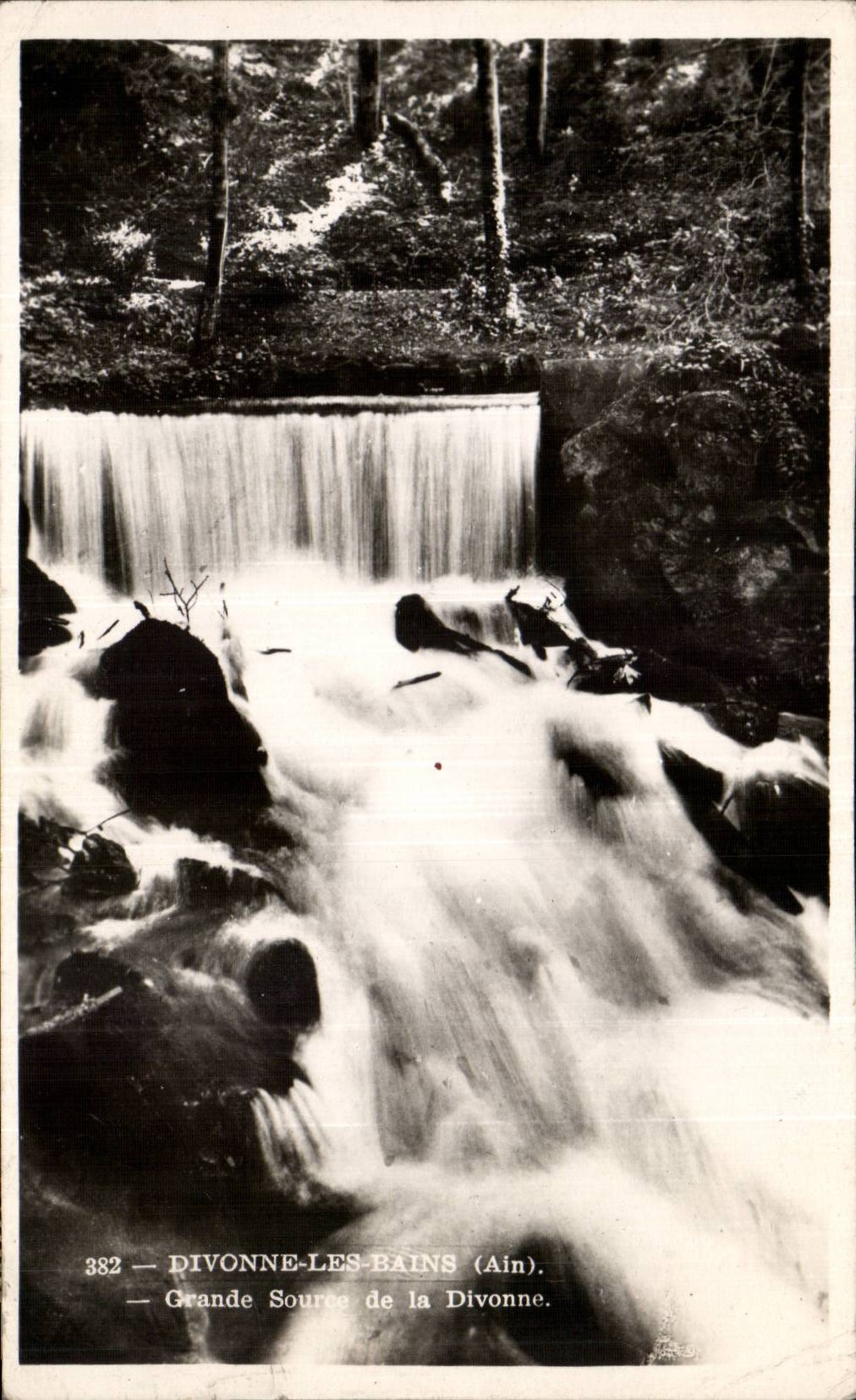 CPSM Divonne les Bains Grande source de la Divonne