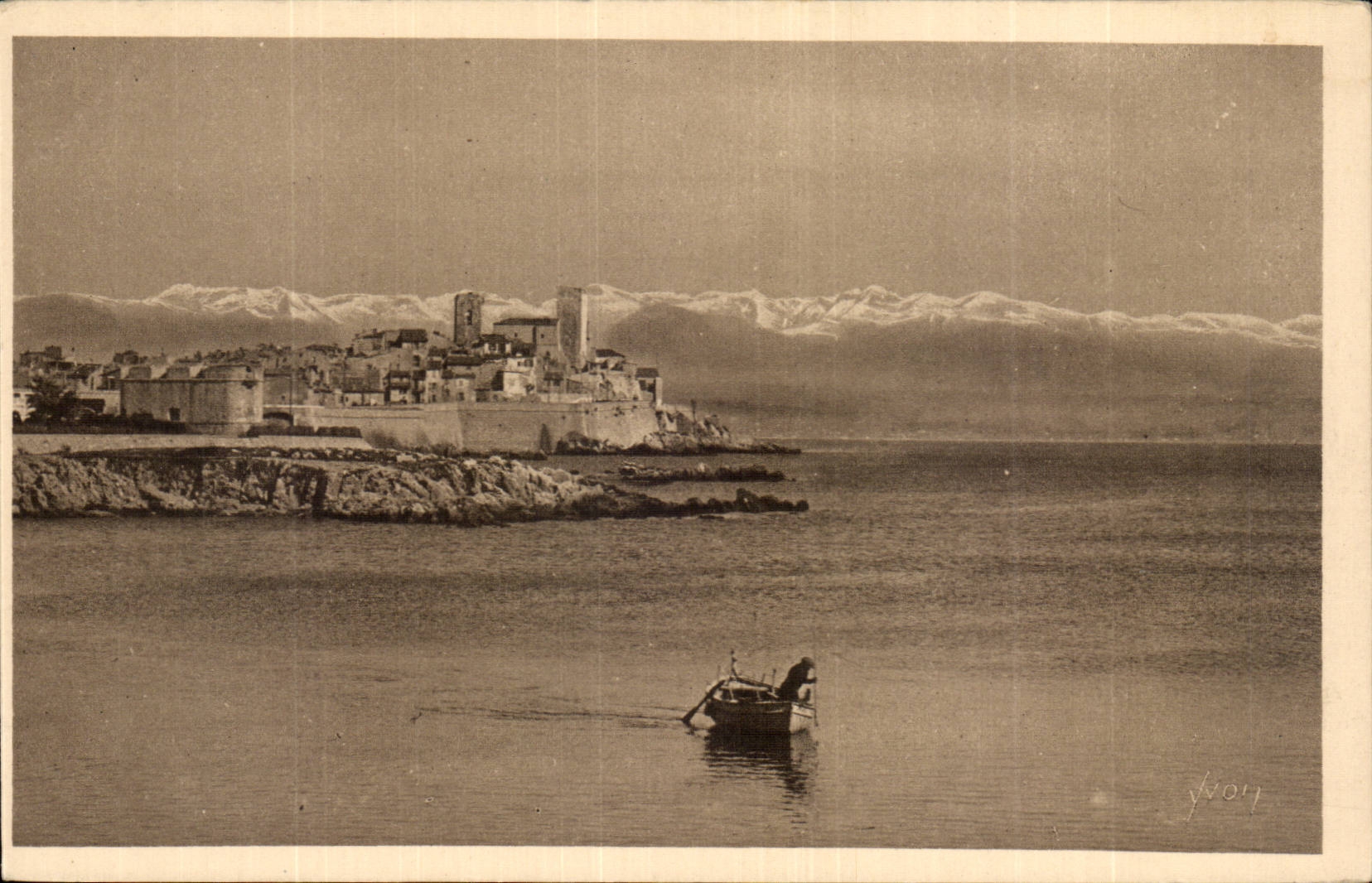 CPA Antibes the strong one Squares and the alpine range