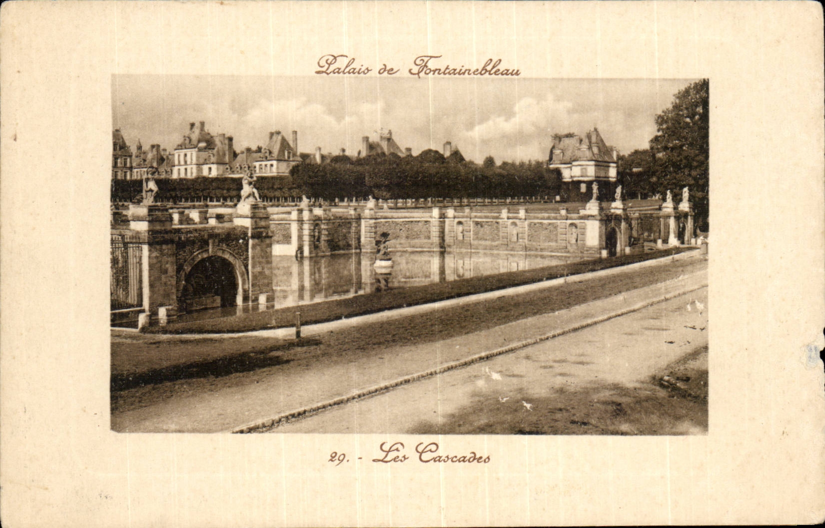 CPA Palate of Fontainebleau cascades