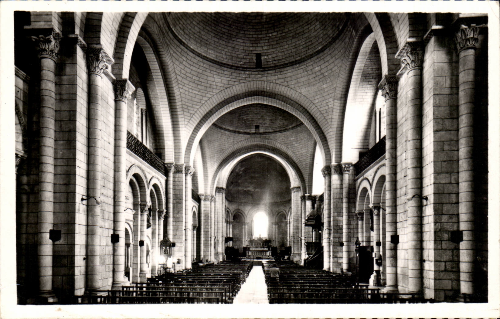 CPSM Cathedrale d'angouleme Vue interieure