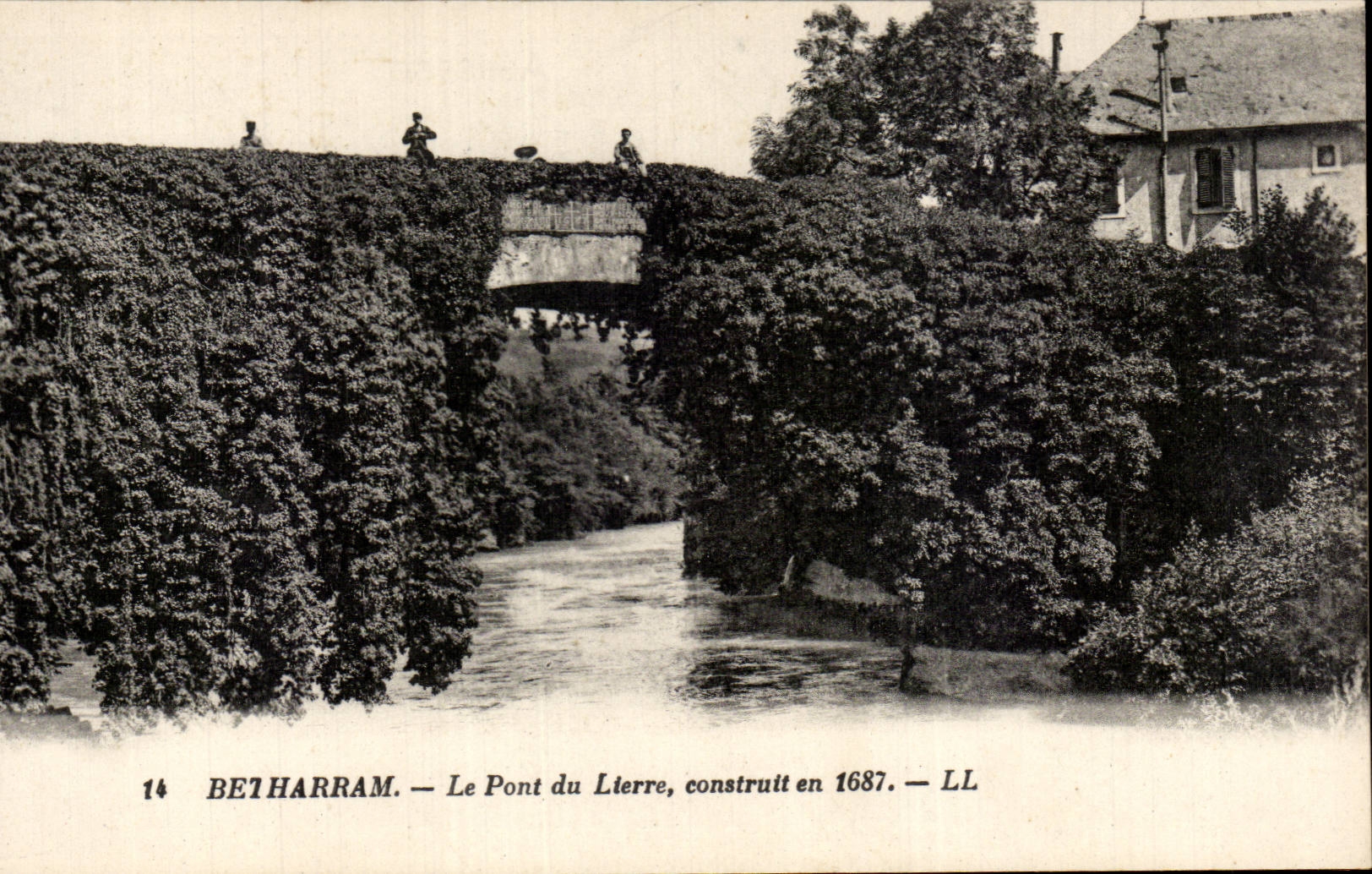CPA Betharram the bridge of Ivy builds in 1687