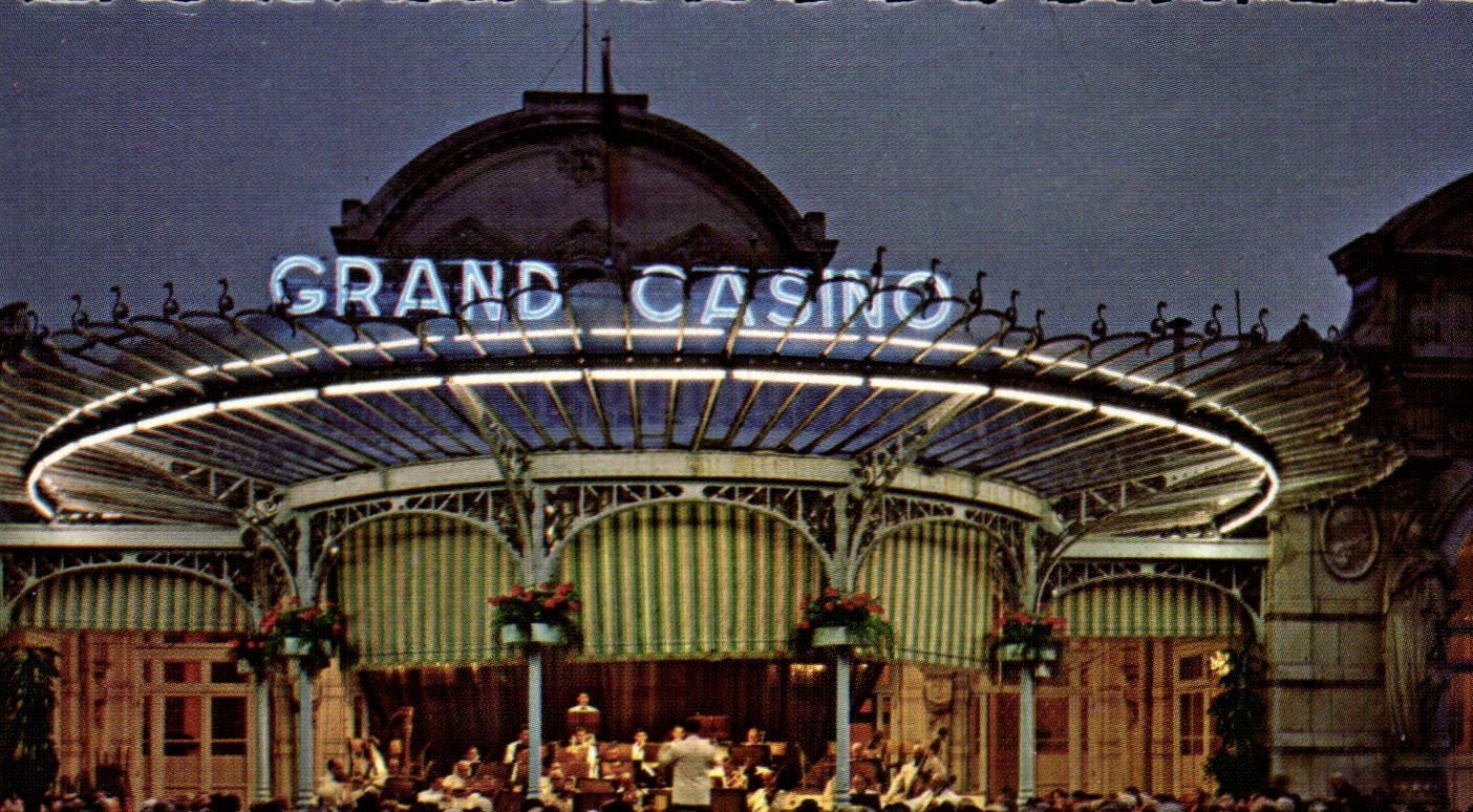 CPSM Vichy Le grand casino