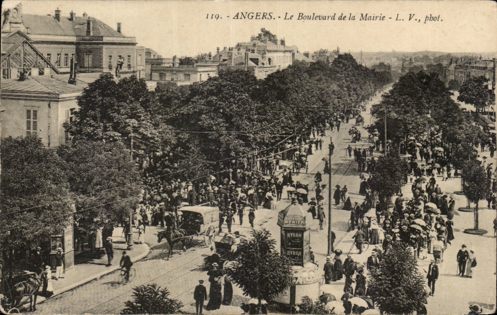 CPA Angers Boulevard of the town hall