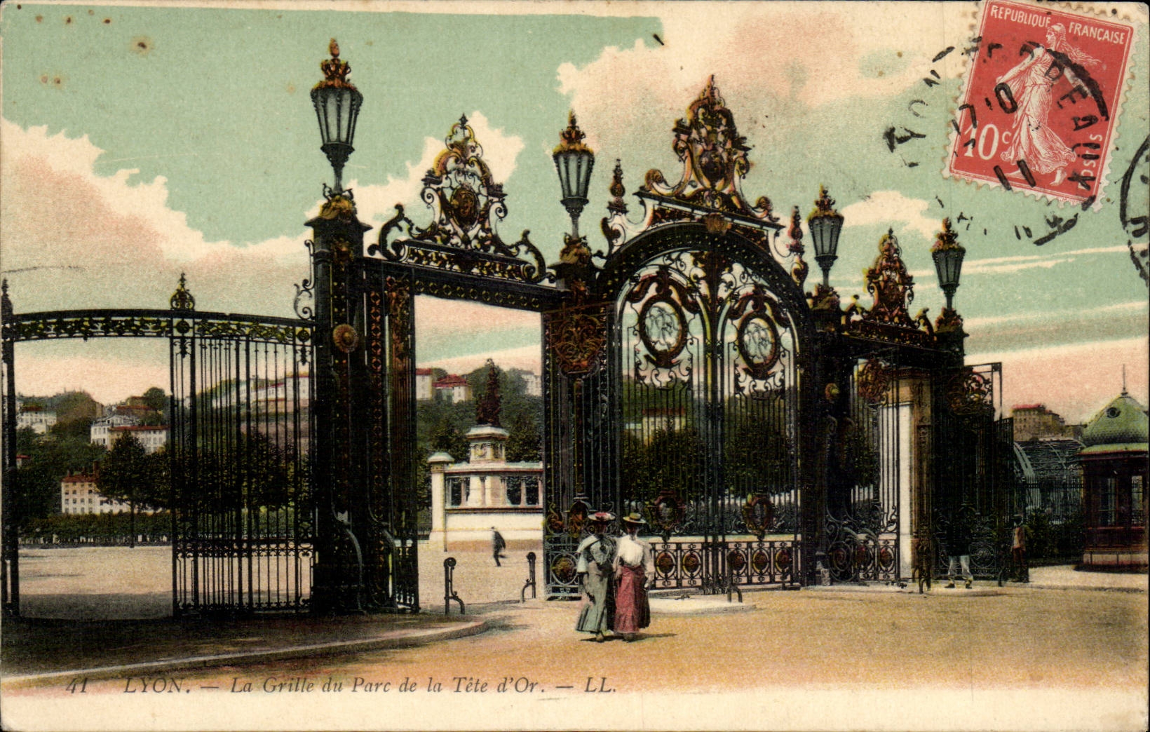 CPA Lyon the grid of the park of the gold Head