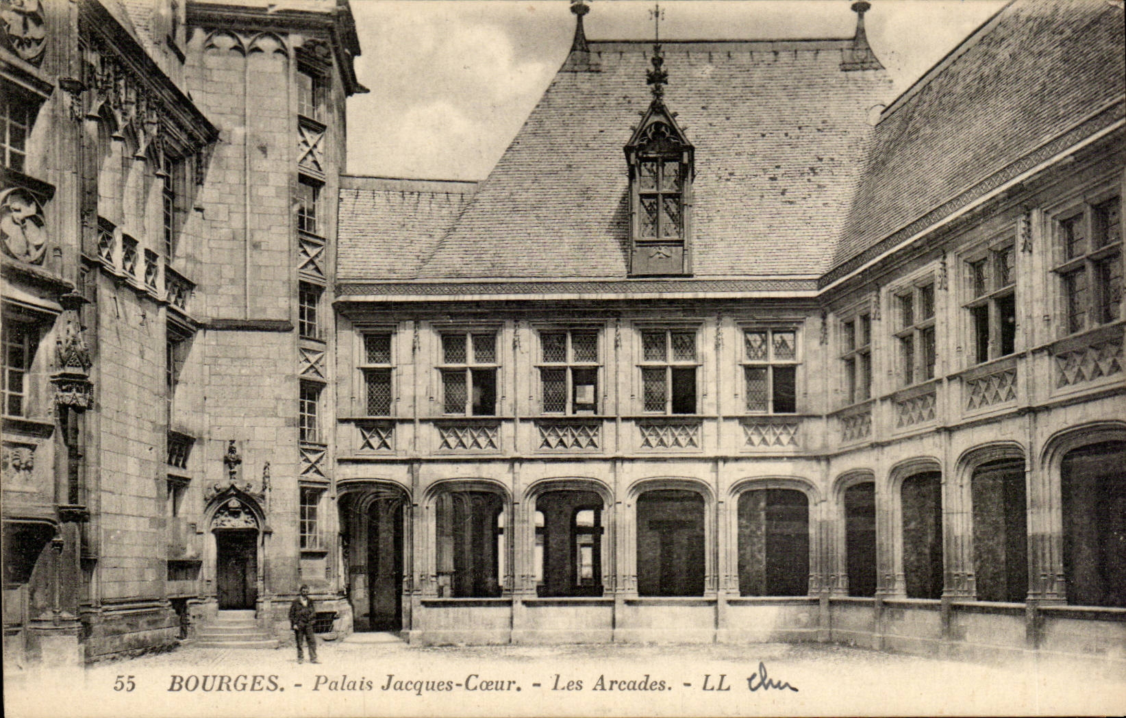 CPA Bourges Palate Jacques Heart arcades