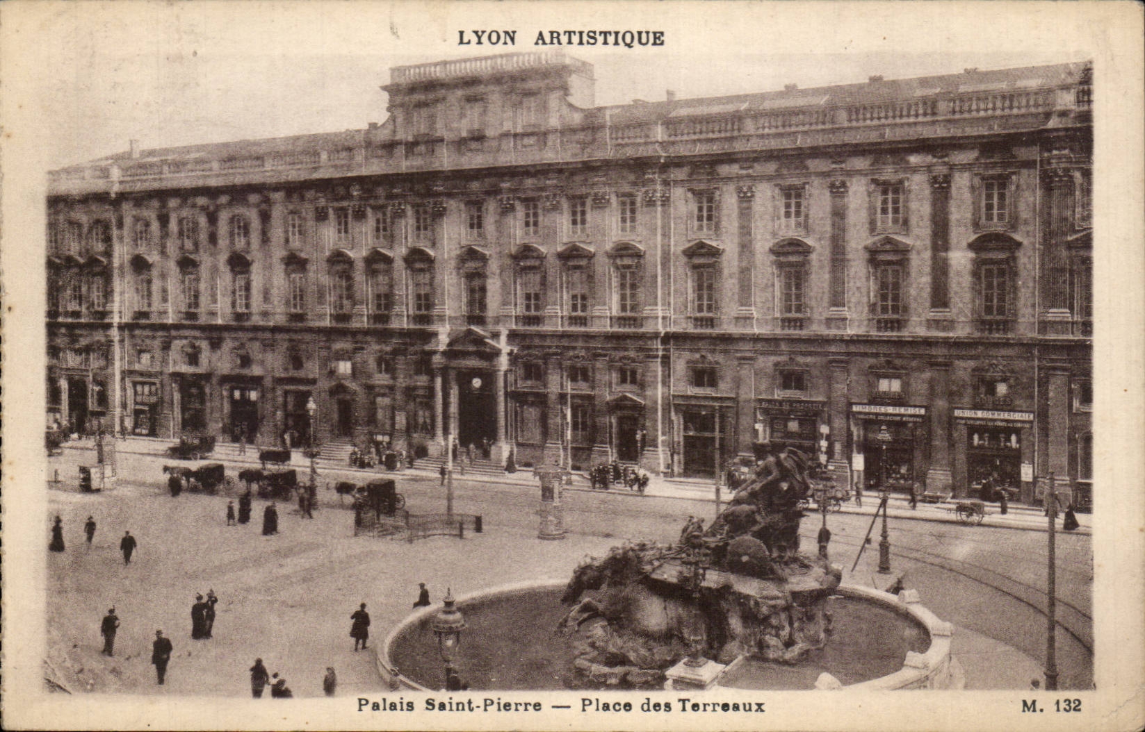 Lyon CPA Palais St hones Place of the Composts