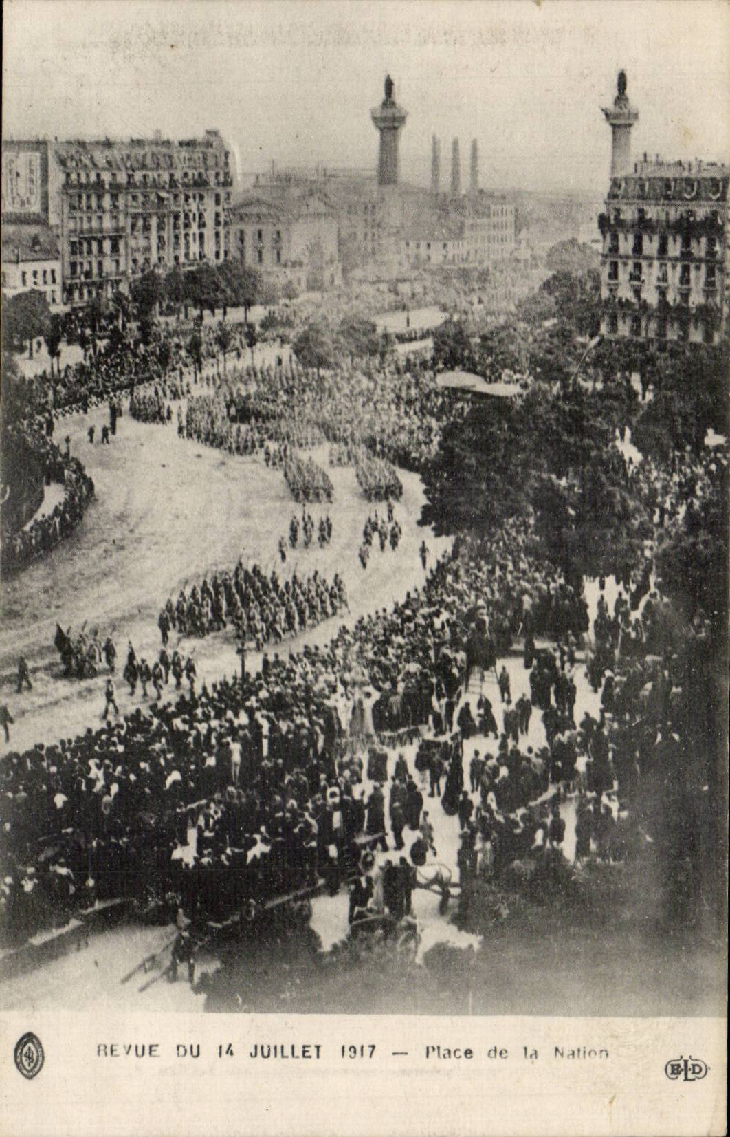 CPA Revue of July 14th 1917 Places Paris Nation