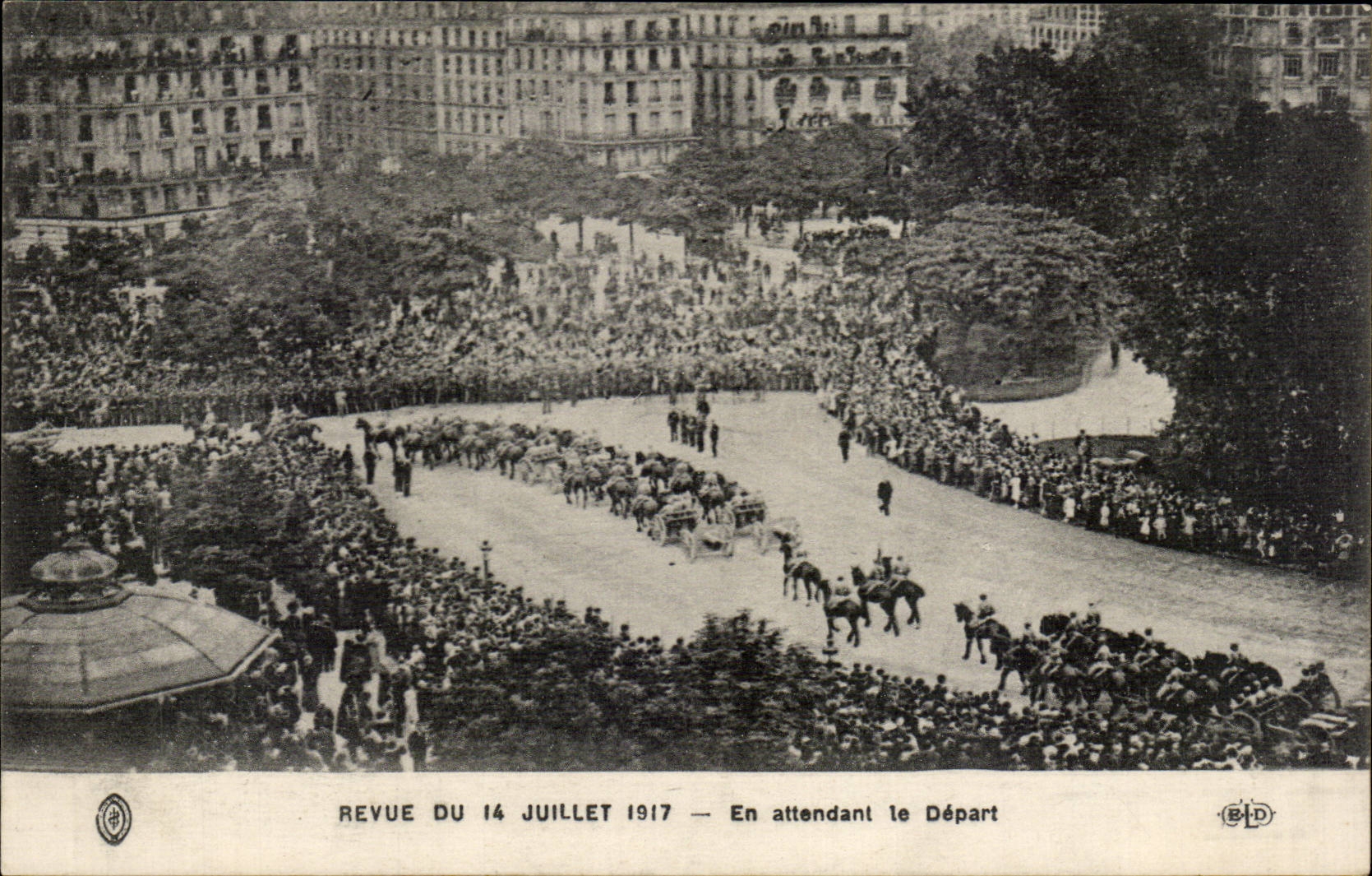 Re-examined CPA of July 14th 1917 While waiting for the departure Paris Militaria