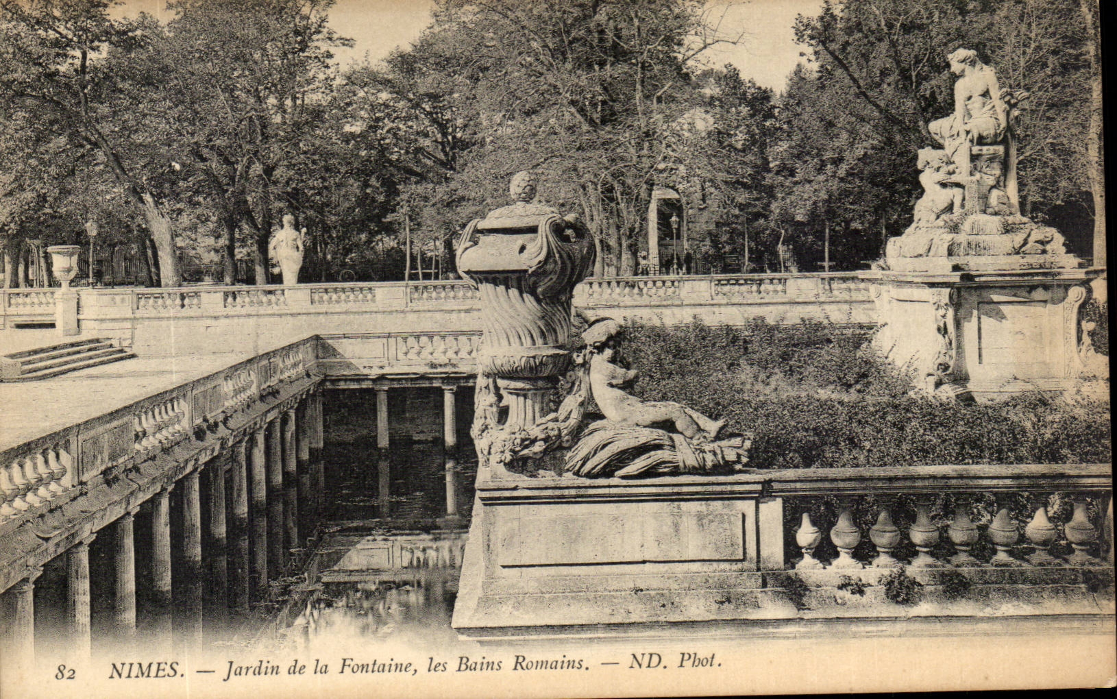 Garten Nimes-CPA der romischen Bader des Brunnens