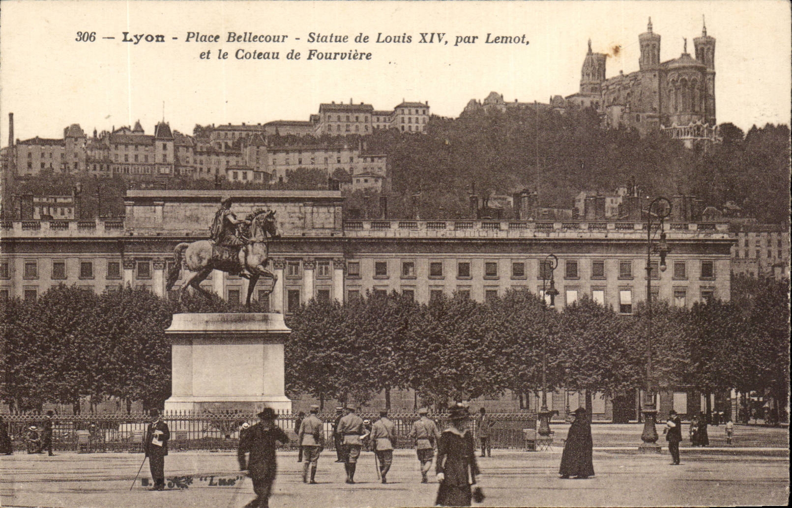 Lyon CPA Places Bellecour Statue of Louis XIV by lemot and the slope of Fourviere