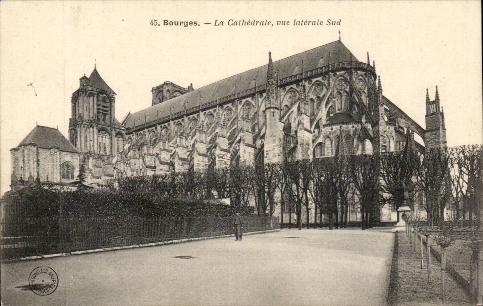 CPA Bourges the cathedral seen side south