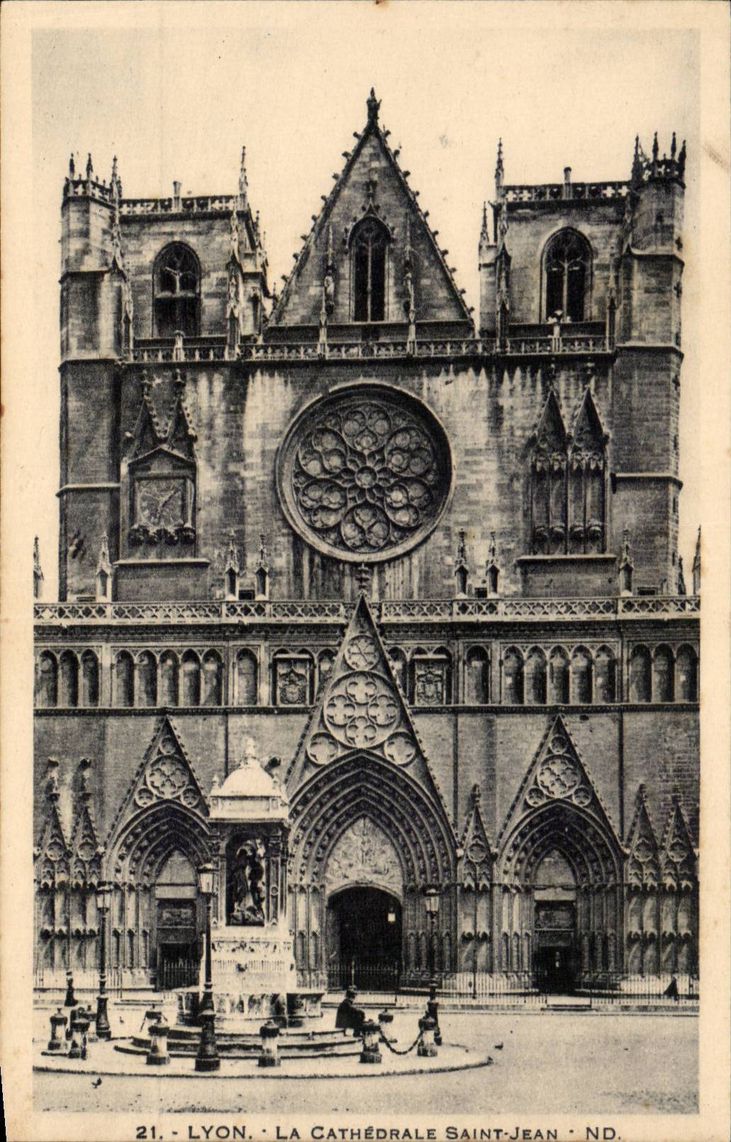 Lyon CPA the cathedral St Jean