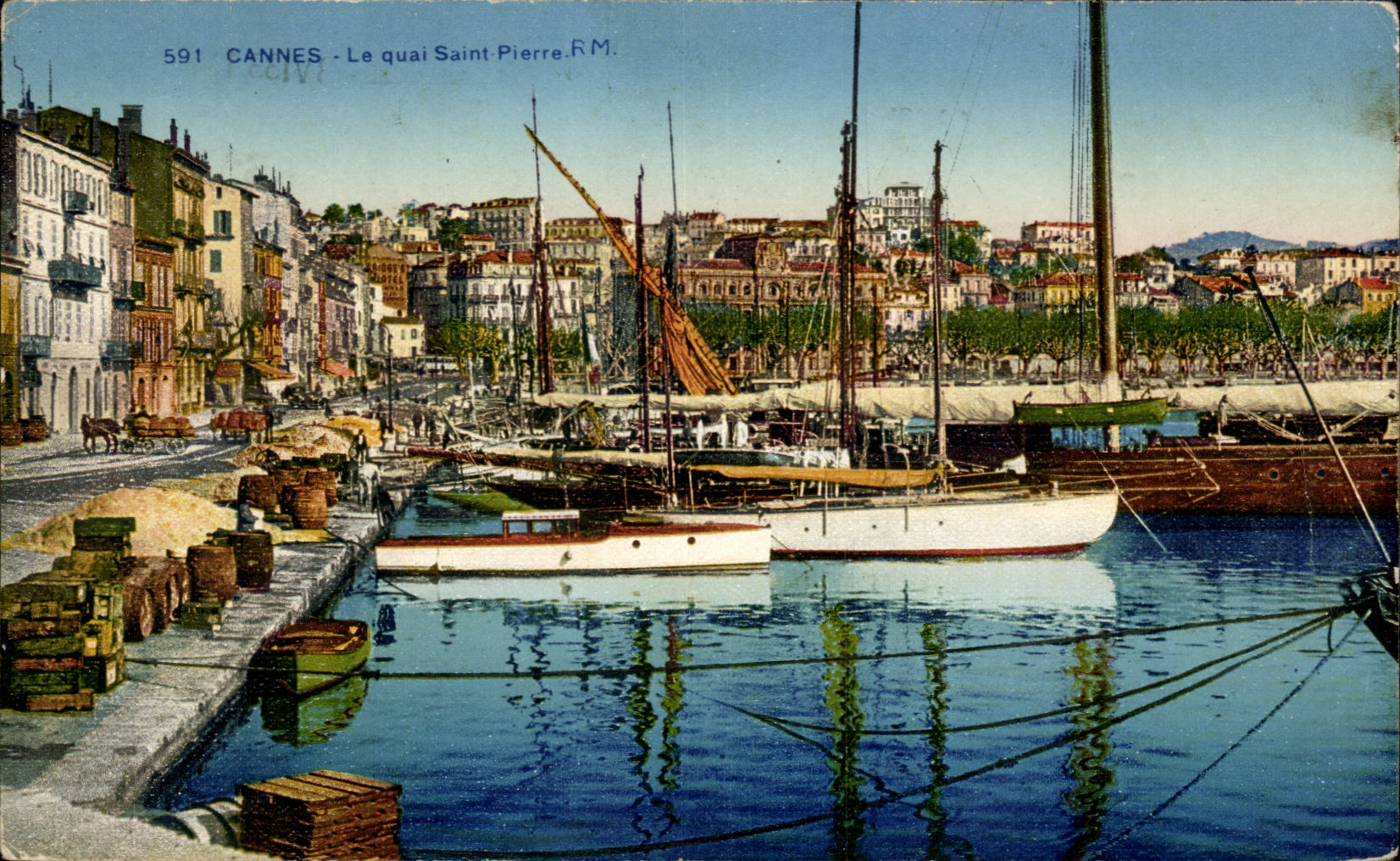 CPA Cannes the quay Saint Pierre