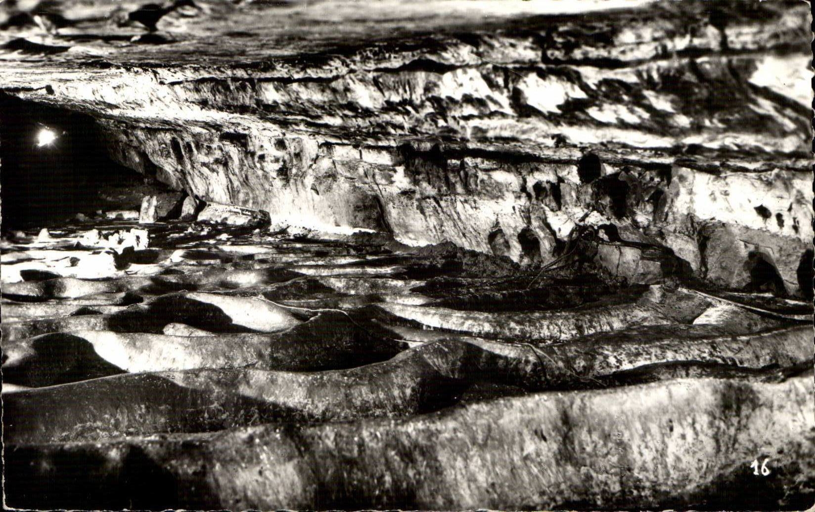 CPSM caves of Arcy on Cure a corner of the waves of the sea