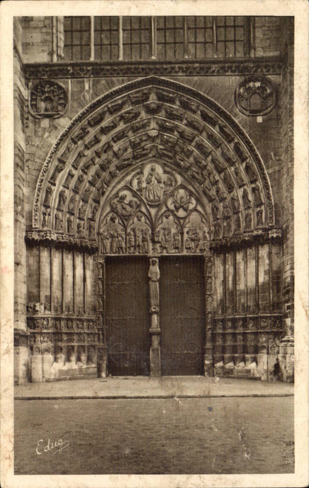 CPA Sens the central gate of the cathedral