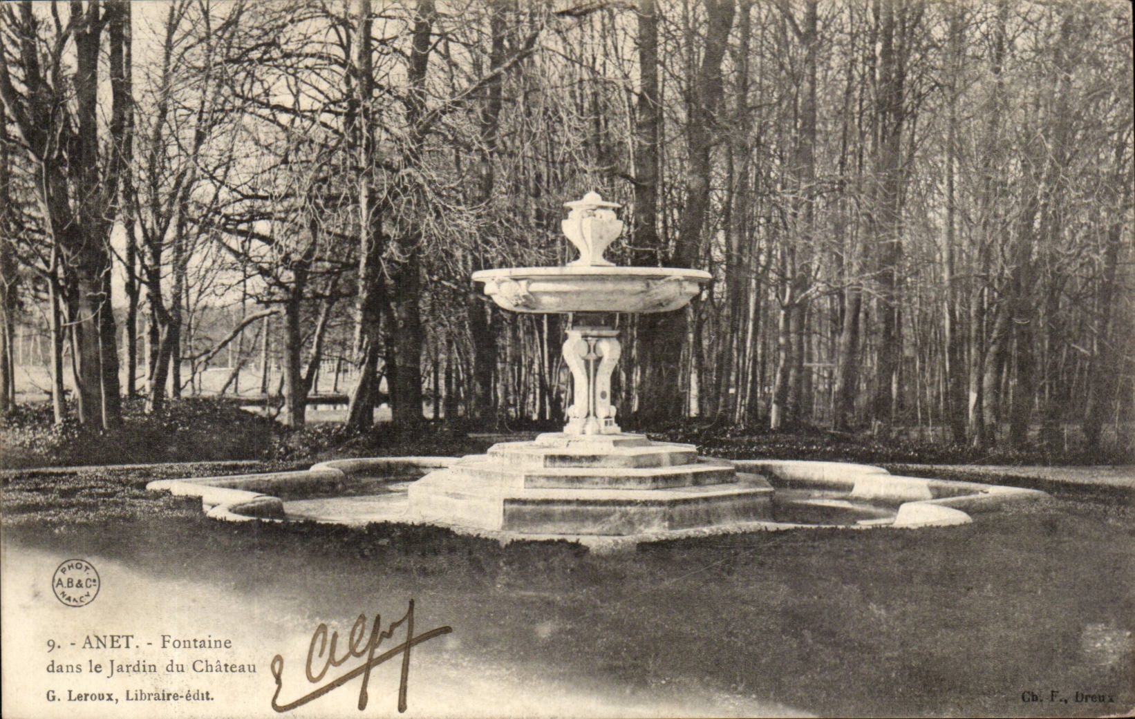 CPA Anet Brunnen im Garten des Schlosses
