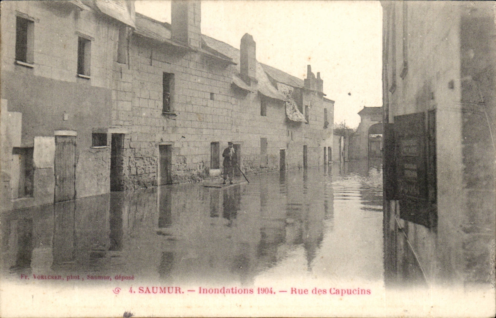 CPA Saumur 1904 Rue des Capucins Floods