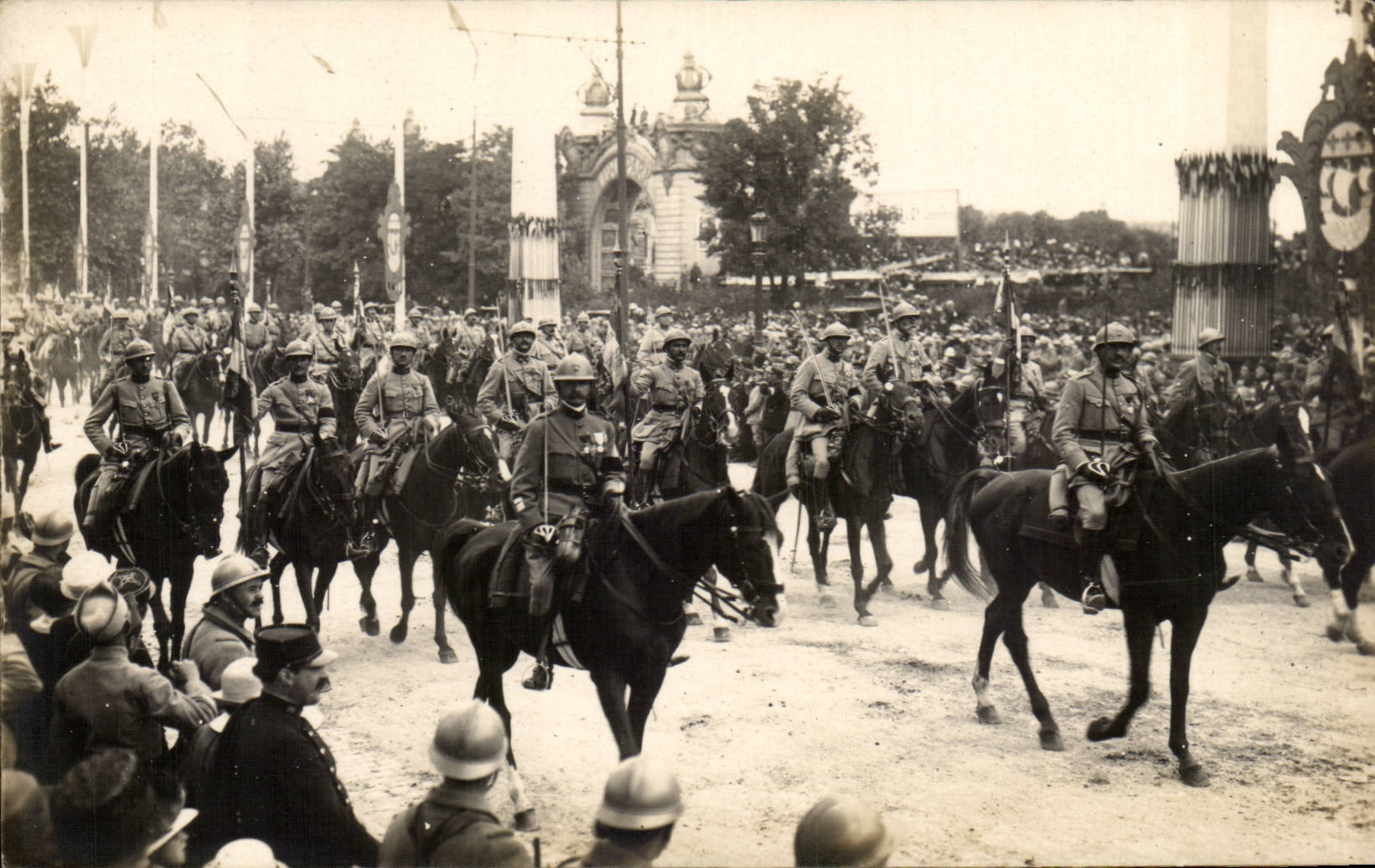 CPA festivals of the victory July 14th 1919 the Militaria procession