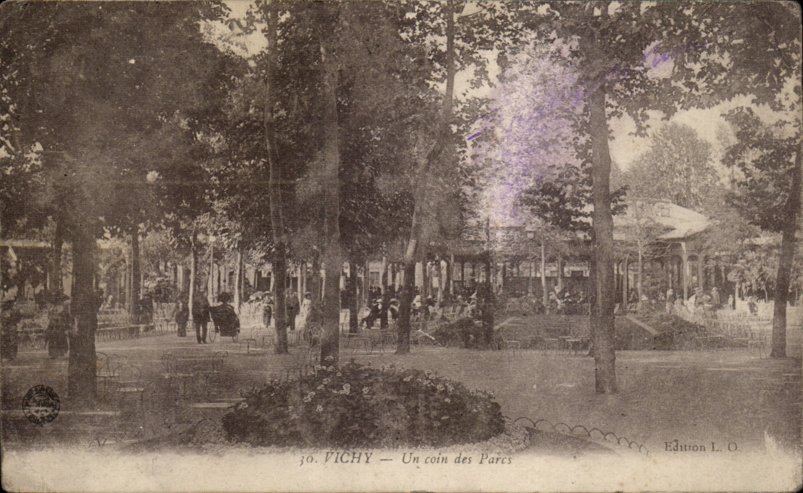 CPA Vichy Un coin des parcs
