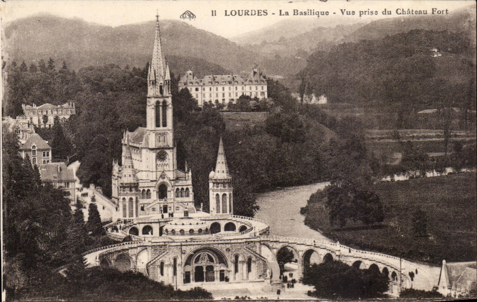 CPA Lourdes the basilica Seen from of the strong castle