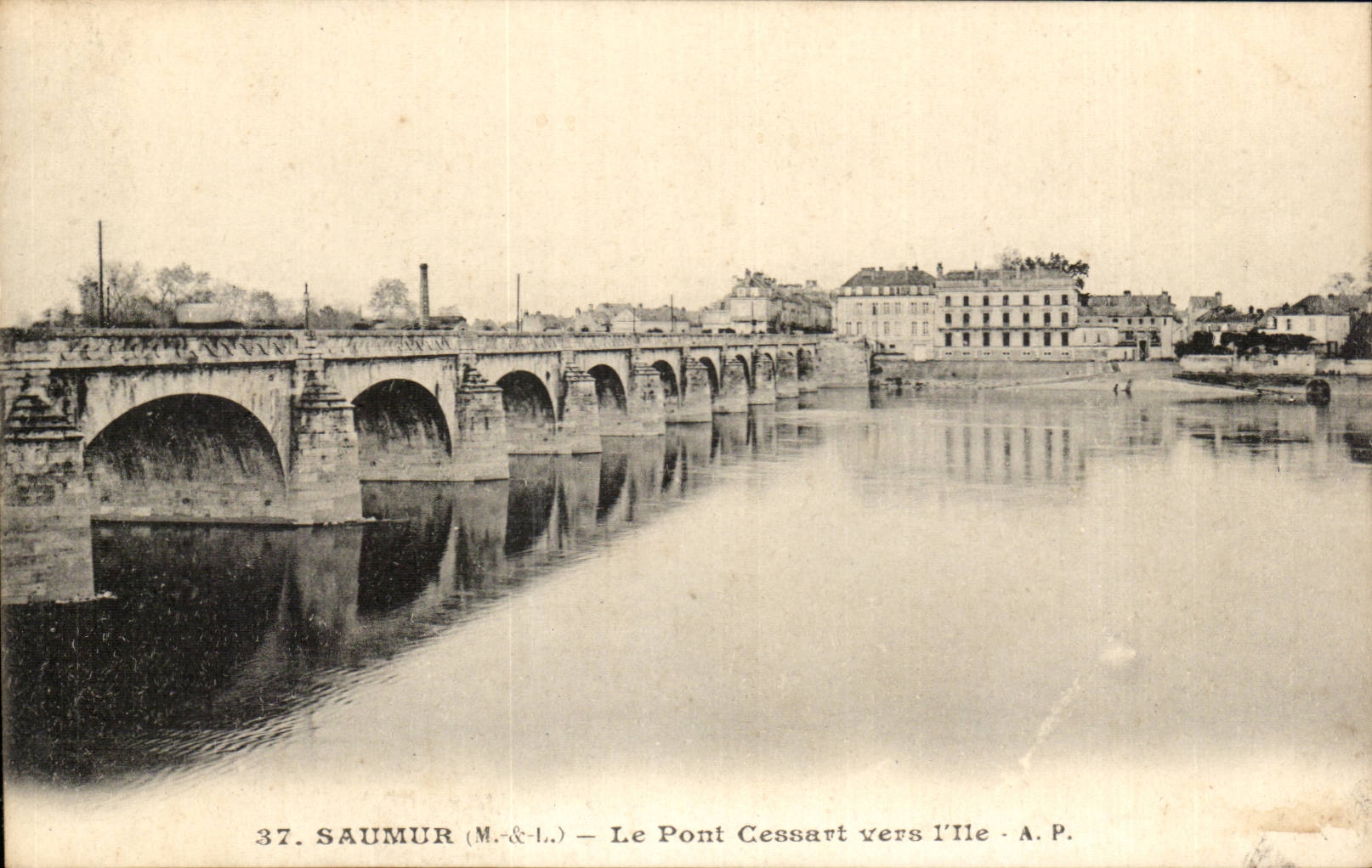 Saumur CPA the Cessart bridge towards the island