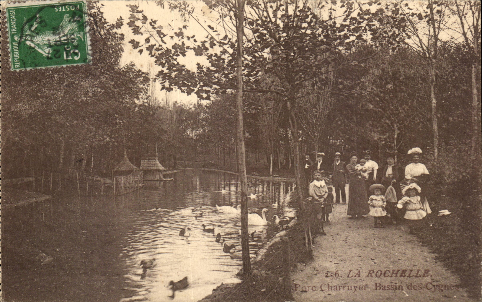 CPA La Rochelle Park Charruyer Bassin der Schwane