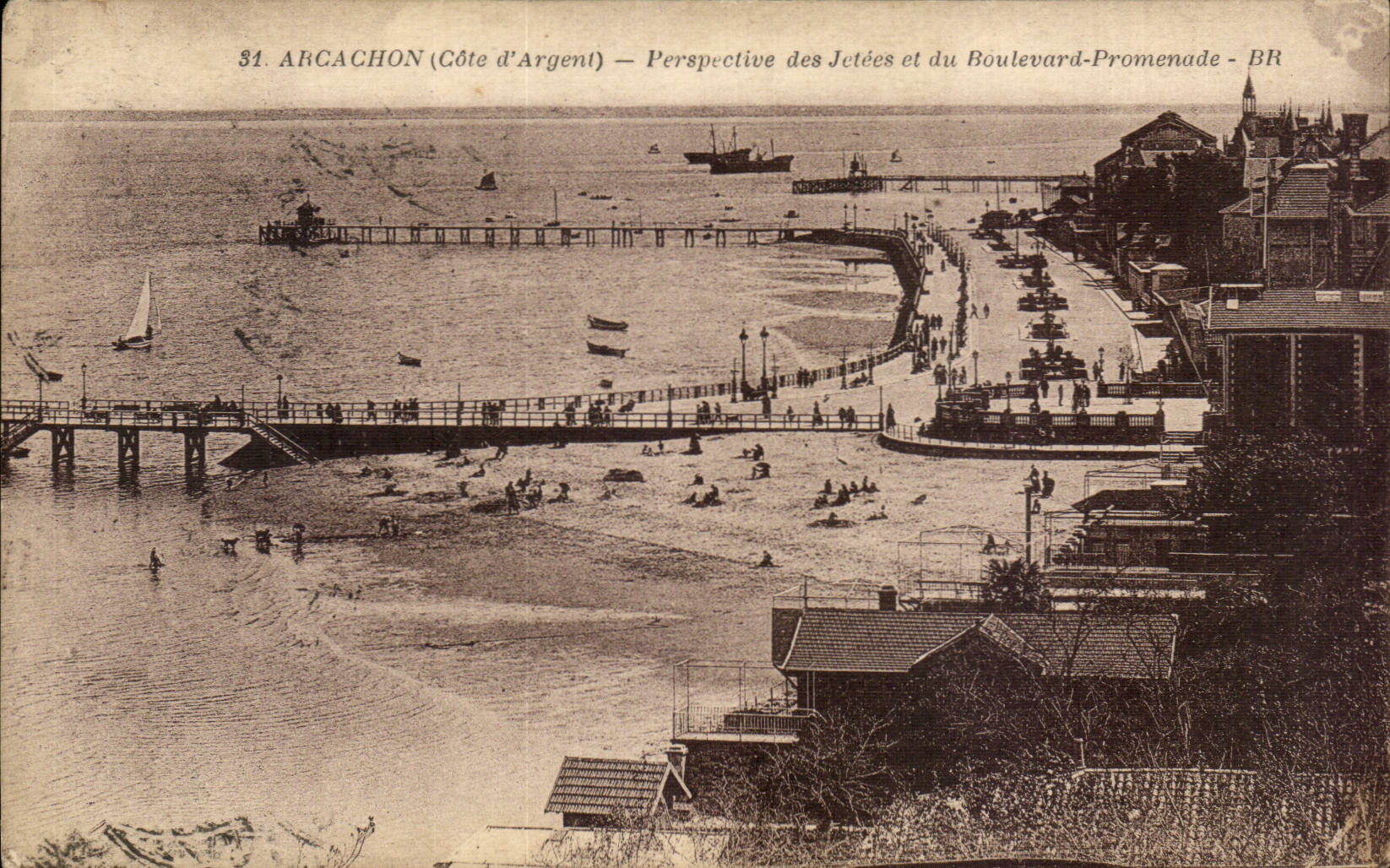 CPA Arcachon Perspective des jetees et du boulevard promenade