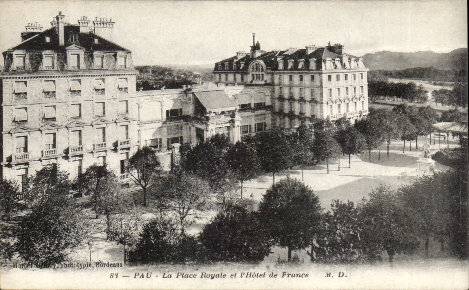 CPA Pau the royal place and the hotel of France