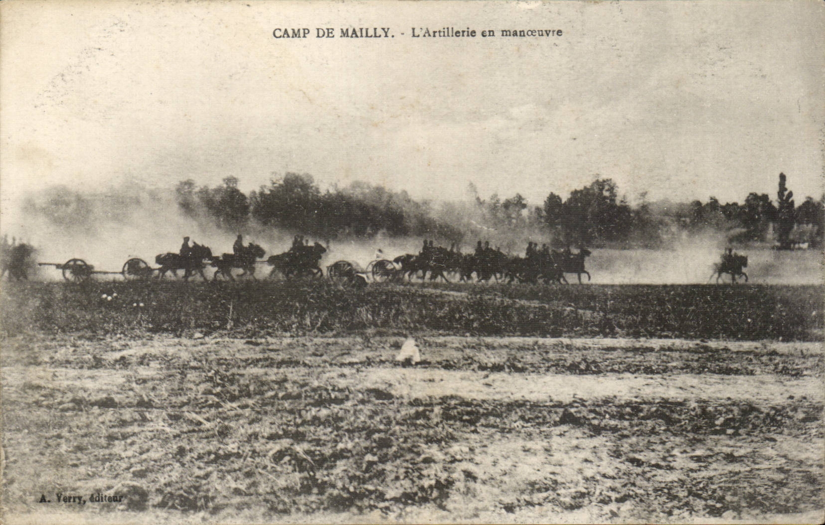 CPA Militaria Lager von Mailly die Artillerie in Kraft