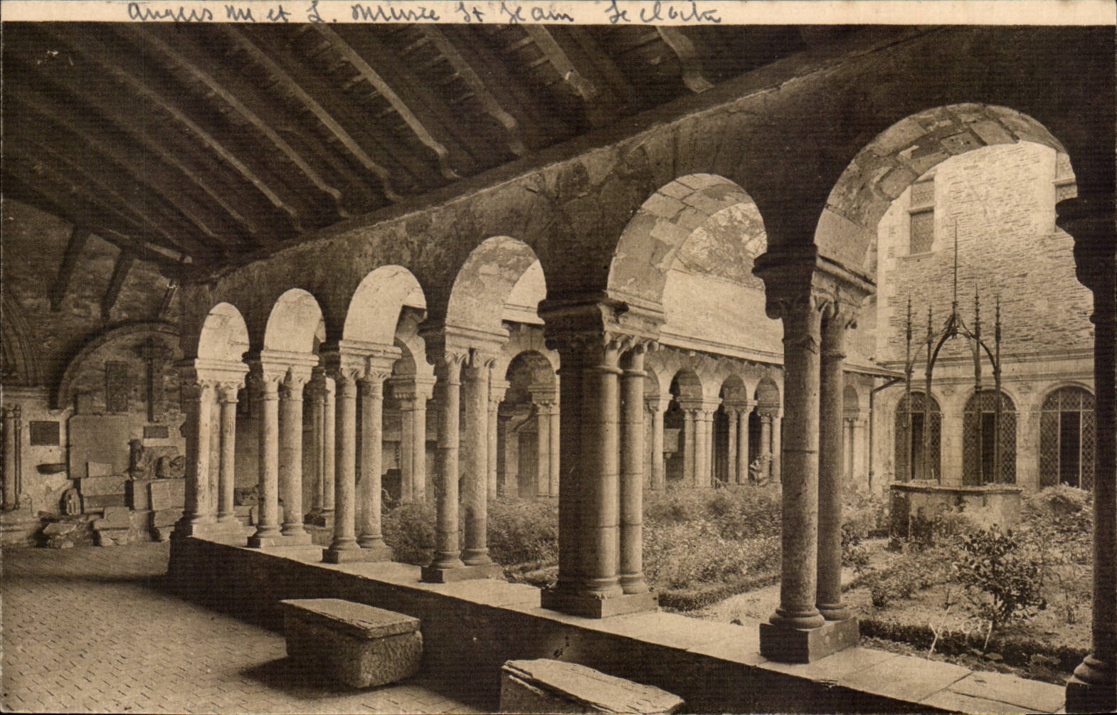 CPA Angers Museum St Jean the cloister