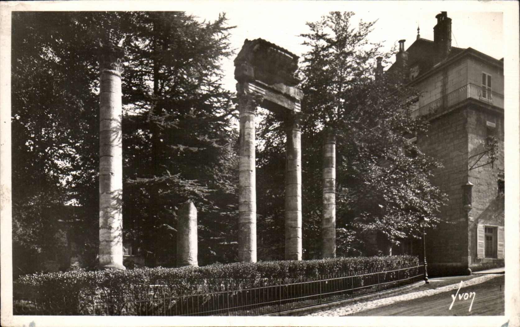 Besancon CPA Public garden Castan Ruins of the Roman theater