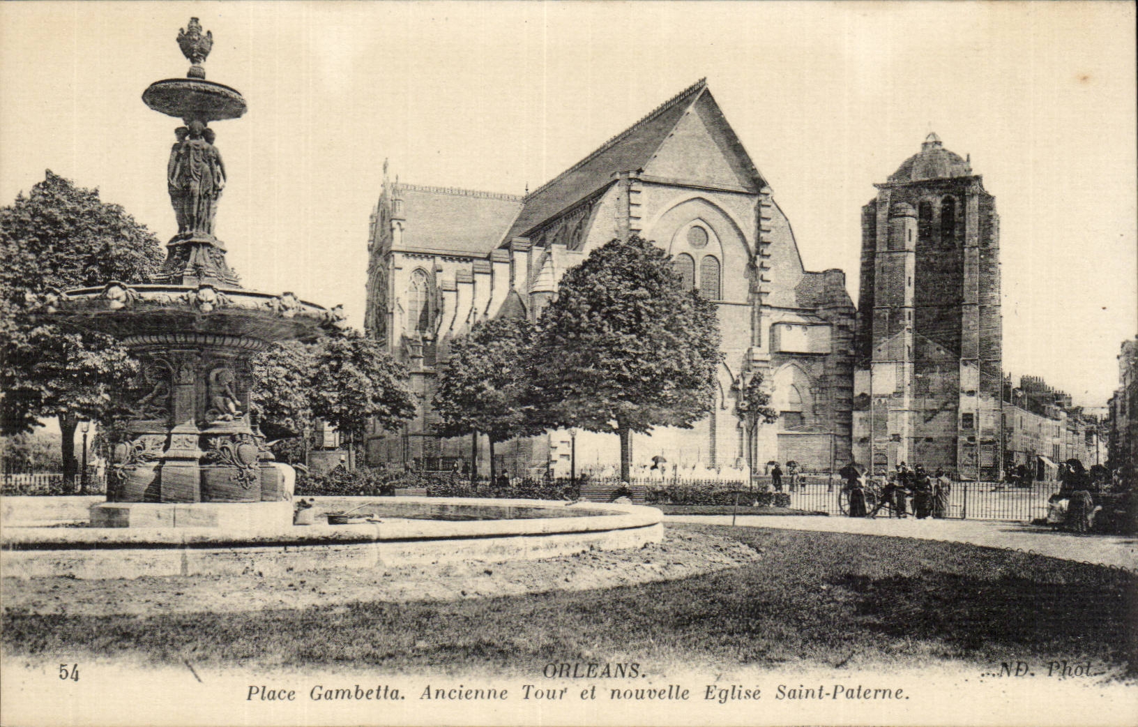 CPA Orleans Places Gambetta Ancienne tower and new Church Saint benevolent
