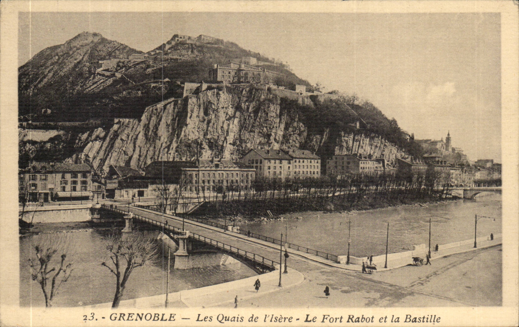 CPA Grenoble Quays of Isere the strong Plane and the Bastille