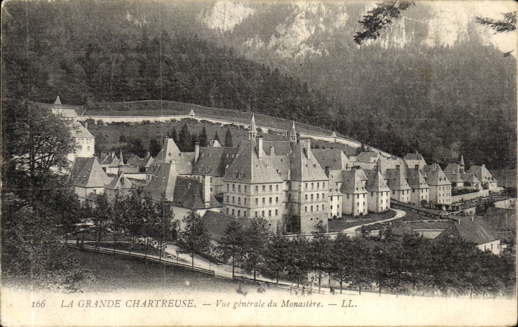 CPA grosse Dauphine Chartreuse Ansicht des Klosters