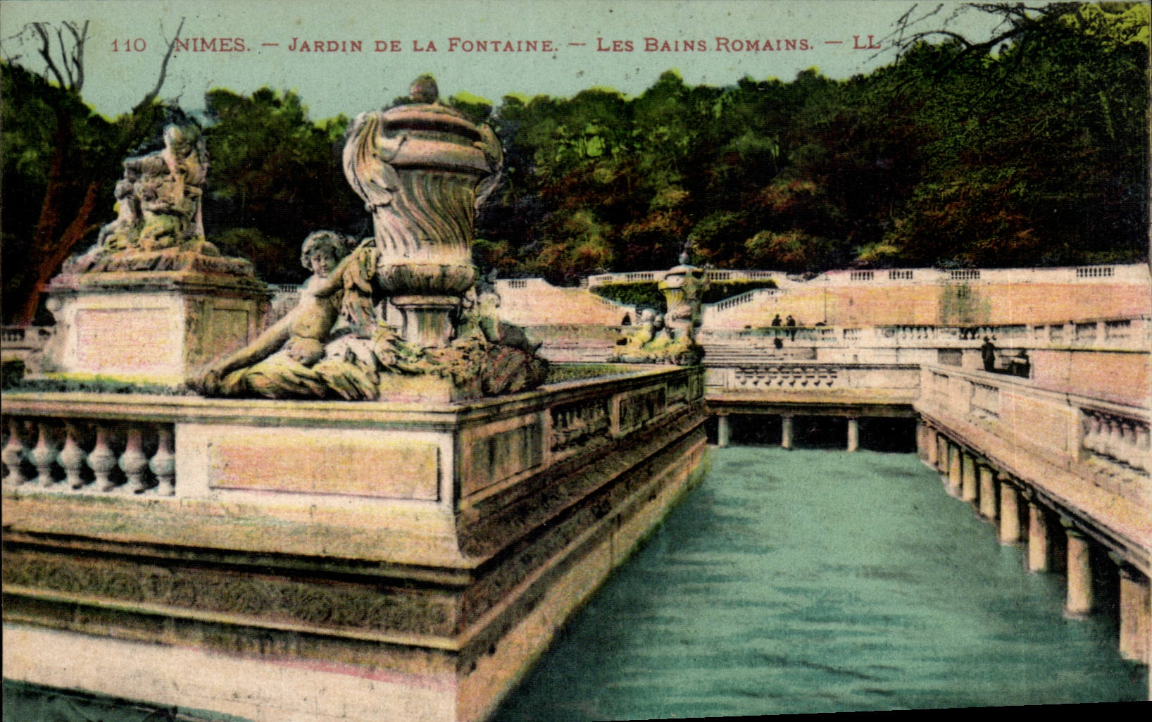 CPA Nimes Garten der romischen Bader des Brunnens