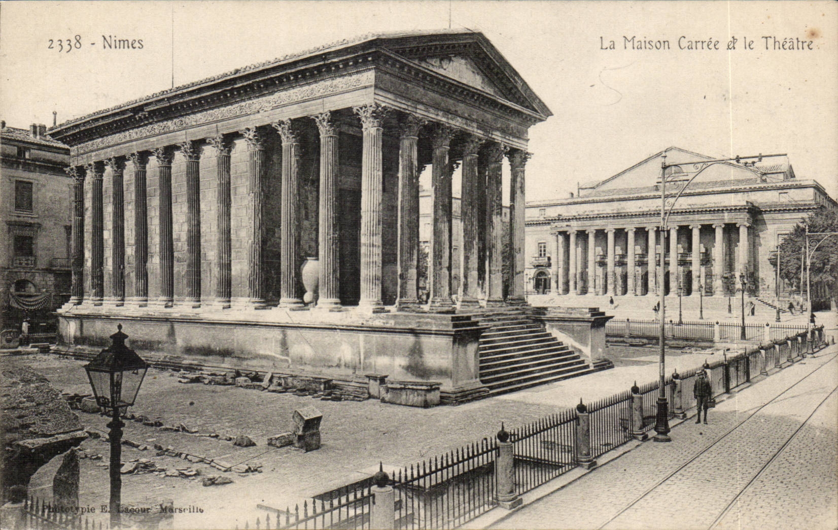 CPA Nimes das quadratische Haus und das Theater