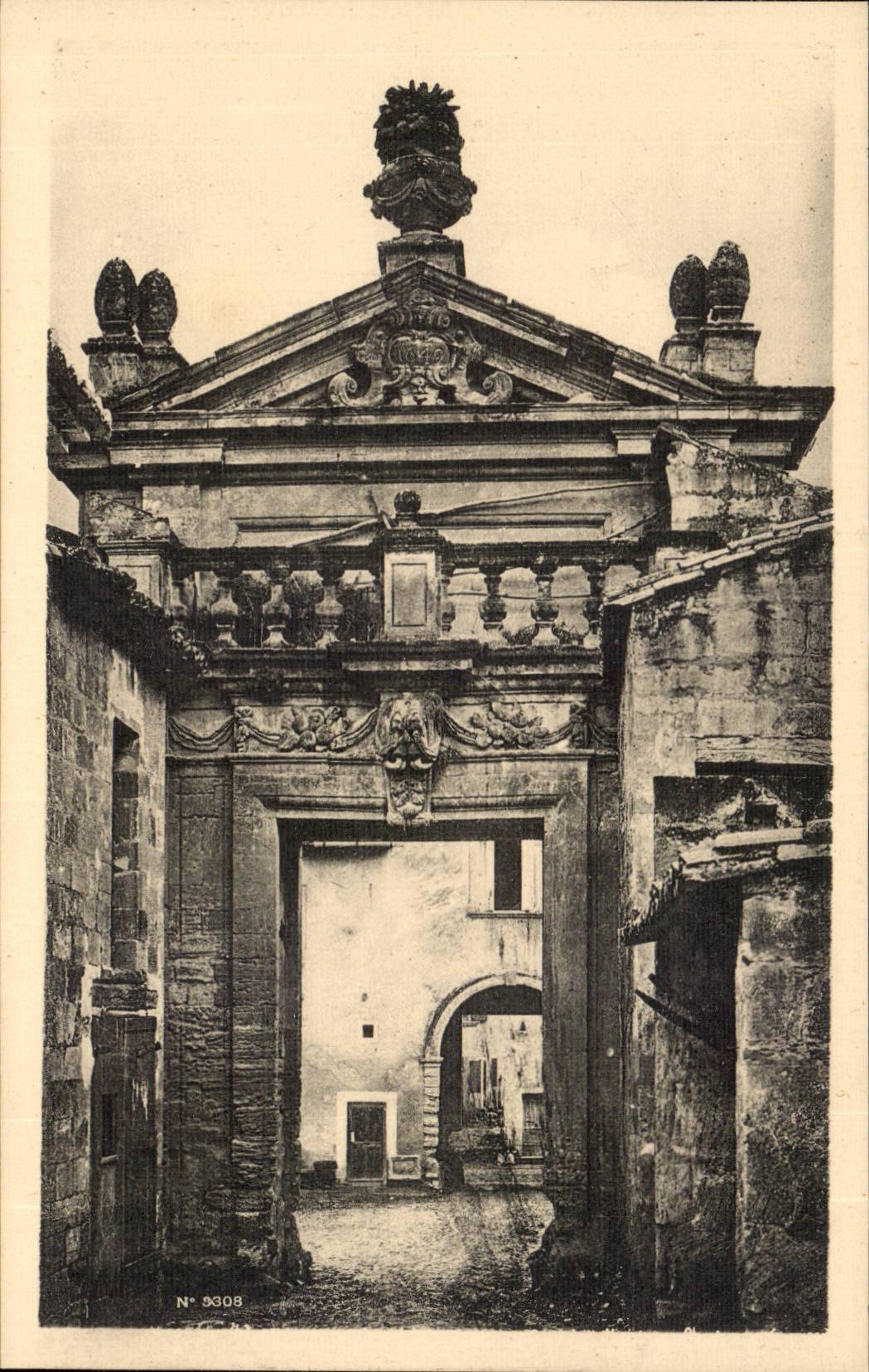 Villeneuve Avignon CPA Main door of Chartreuse of the Valley Senite