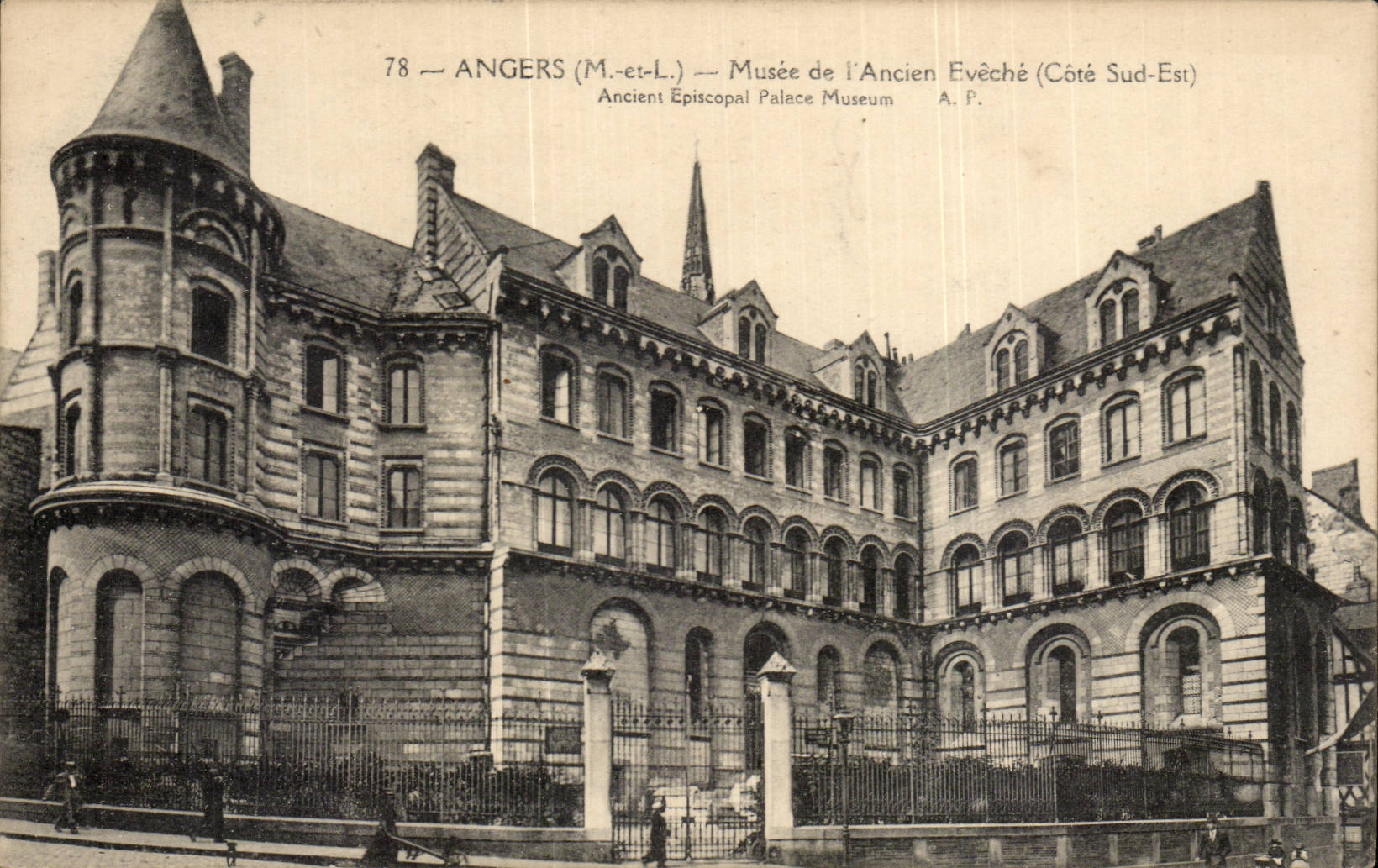 CPA Angers Museum of old the eveche