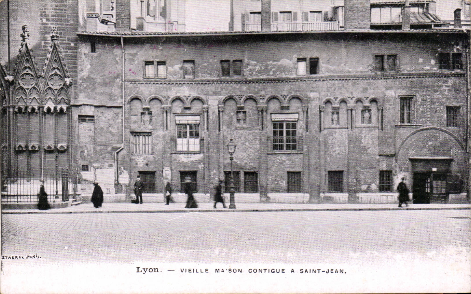 Lyon CPA Vieille contiguous house has St Jean