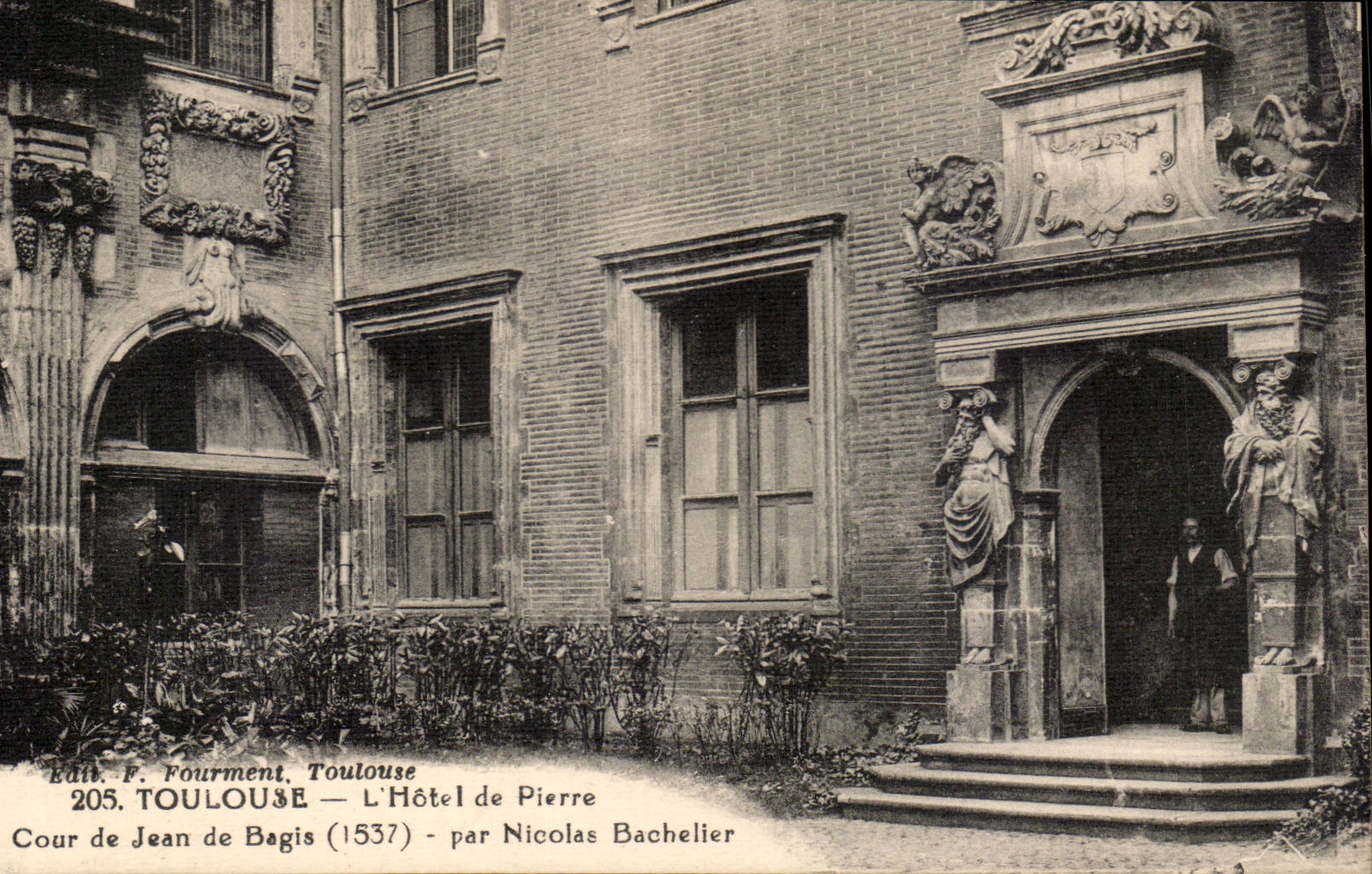 CPA Toulouse Hotel de pierre Cour de Jean de Bagis par Nicolas Bachelier