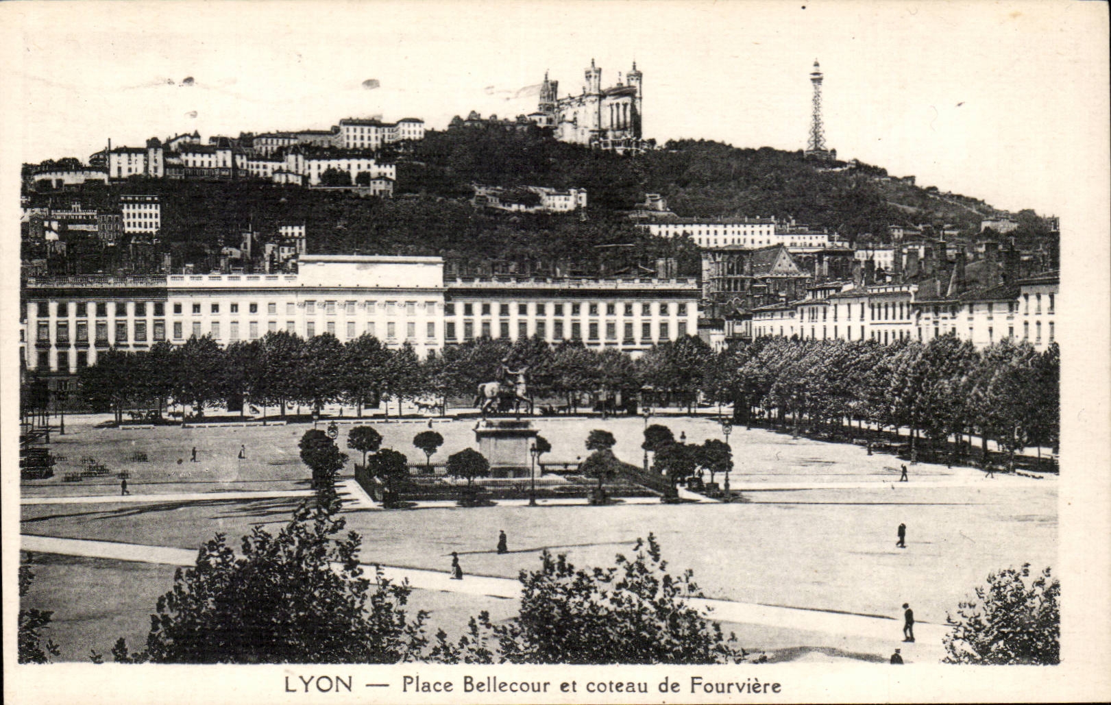 CPA Lyon Places Bellecour and slope of Fourviere