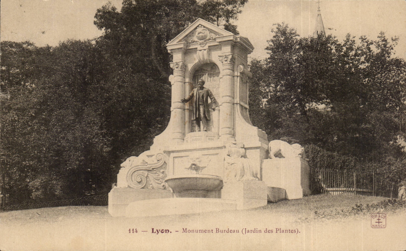 Lyon CPA Monument Burdeau botanical garden) Lion
