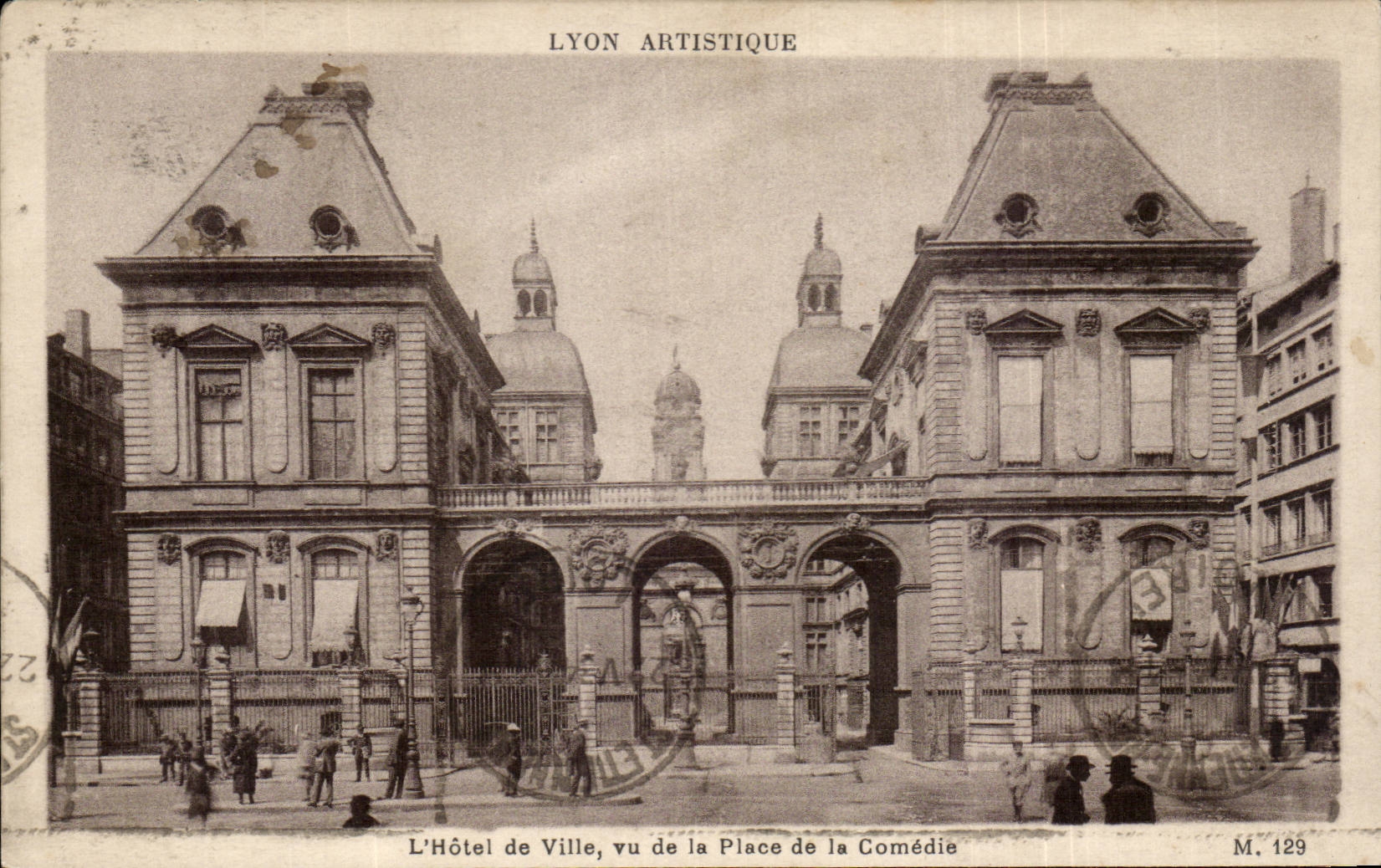 Lyon CPA Town hall seen of the place of the comedy
